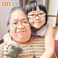 珍珍最愛游泳與羽毛球，阿卓笑言端午節要與女兒「游龍舟水」慶祝。