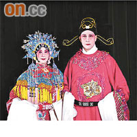 舍費爾（右）將以京劇臉譜的扮相在中秋晚會亮相。（本報美國傳真）