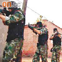 新疆兵團武警去年在天山進行反恐演習。（資料圖片）