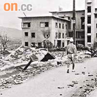 廣島原爆後的頹垣敗瓦。 黑白圖片