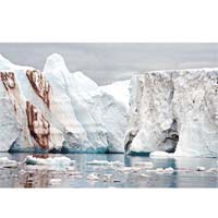 有人質疑人類對全球暖化的影響，被氣候專家誇大。圖為南極的冰山現融化迹象。	資料圖片