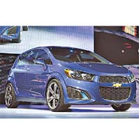 通用雪佛蘭Aveo RS<br>前輪驅動的小型車，後排座椅可以摺疊，騰出更多儲物空間。引擎為一點四升渦輪增壓，擁有一百三十八匹馬力。