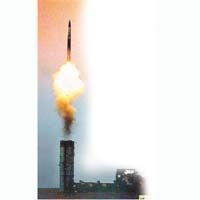 解放軍試射防空導彈。	資料圖片