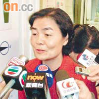 廣東省發改委主任李妙娟遭香港媒體追問港高鐵造價問題。	黃少君攝