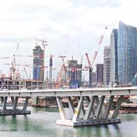 新加坡近年興建多個填海和大型工程項目。 資料圖片