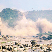 山崩地裂高雄縣
