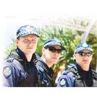 昆士蘭警員收費為各種活動執勤。