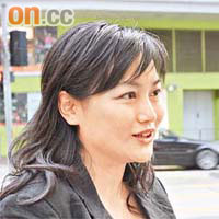 王小姐 文 員<br>「買杧果會揀嚟自菲律賓嘅，同埋去大型生果舖買，質素有多啲保證。」