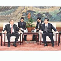 國家副主席習近平在北京人民大會堂會見詹金斯。(新華社圖片）