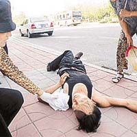 北京30℃中暑暈倒