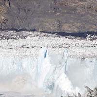 哥倫比亞冰川被觀測到正向海洋方向快速飄移。	資料圖片