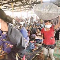 無家可歸的居民在避難所暫住。