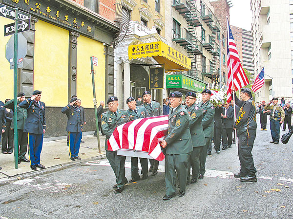 美國華裔兵受虐自殺 <wbr>,美軍8同袍被控!華裔眾議員外甥, <wbr>美國軍隊中受侮自盡.