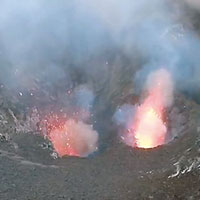 無人機攝火山噴發