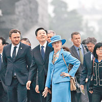 丹麥女王到訪南京參觀大屠殺紀念館