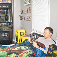 睡房打造遊戲機房 機迷被撇：Game Over