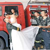 消防營房拍婚照