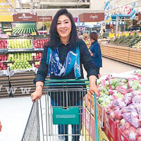 英祿自法返抵泰 面對瀆職濫權指控