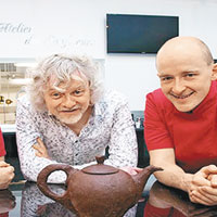 英製全球首個朱古力茶壺