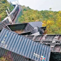 山泥傾瀉釀出軌 陝貨運列車司機亡