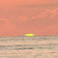 沖繩綠色日落