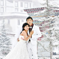 拉薩新娘雪中拍婚紗照
