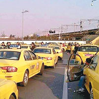 南京數百的士罷駛抗議車租貴