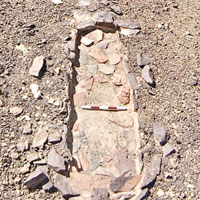 史前男女性器石雕以沙漠出土
