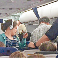 聯合航空趕自閉症少女全家落機