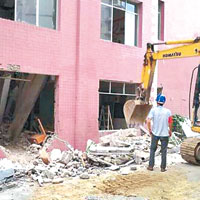 貴州學校塌牆活埋3工人兩不治