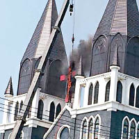 浙教堂十字架再遭強拆燒毀