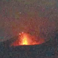 火山噴600米高濃煙  鹿兒島民眾疏散