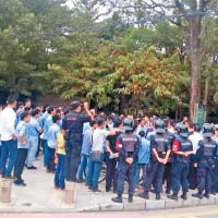 深圳五百工人罷工與警衝突