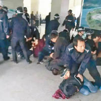 抗議政府併鎮  湘數百人被鎮壓