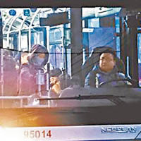 京巴士公司  禁司機戴口罩抗霾