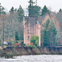 蘇格蘭洪淹城堡  逼走英女王鄰居