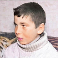 烏克蘭十歲童搭棚屋住