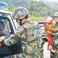 警救兩被販賣童交越南