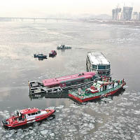 南韓沉觀光船　11人全獲救