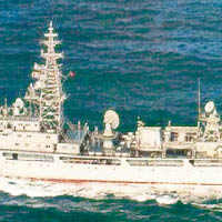 解放軍情報艦  日外海游弋