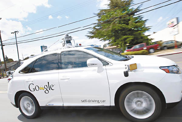 Google無人車失威  首釀交通意外