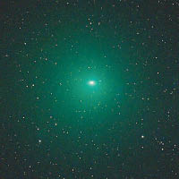 直線彗星明最近地球