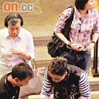 蘇永康取車時豪畀小費，未有因炒魷傳聞而吝嗇。