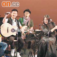 林一峰（左二）與北京民謠樂隊「小娟與山谷裡的居民」，他更直讚小娟歌聲動人。