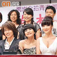 言承旭（前排左起）、Ella和陳紫函等在杭州出席新劇記者會。