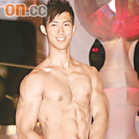  林建邦胸部離奇現「大細邊」，相當騎呢！