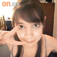  Magibon睩大雙眼扮可愛，十足日本娃娃，點擊率逾490萬次。<br>扮Cute：www.youtube.com/<br>watch?v=kib05Ip6GSo