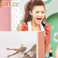  Chrissie被田雞嚇到淚灑人前！