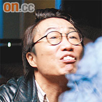  鄭中基的哨牙Look維妙維肖，令人噴飯！