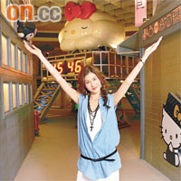 身為Hello Kitty忠實Fans的Rain,甫入展覽會場已不停尖叫。